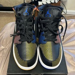 Jordan 1 mid
